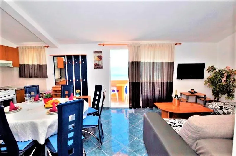 Marinovi Dvori Apartment Slatine Croatia