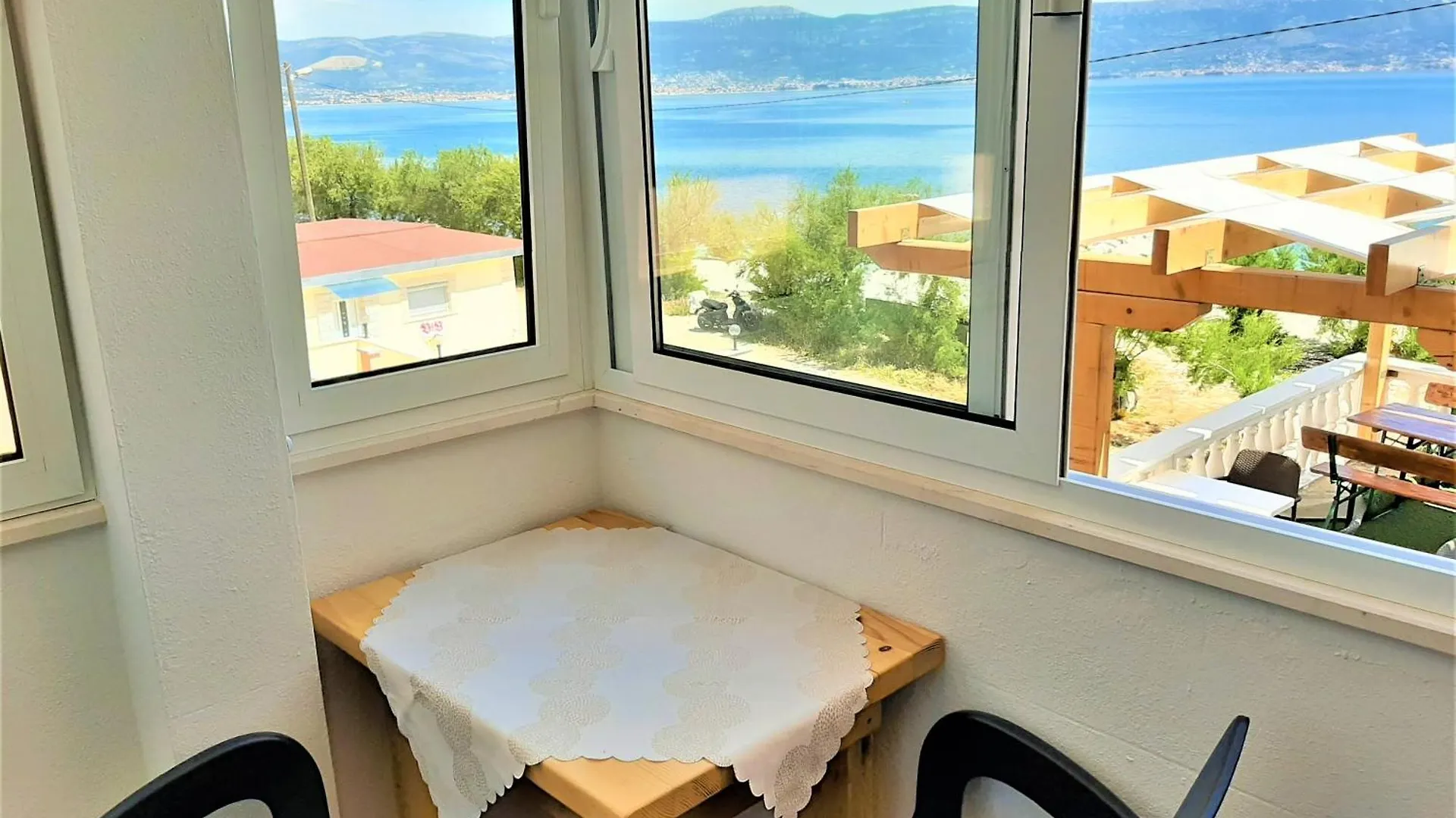 Marinovi Dvori Apartment Slatine Croatia